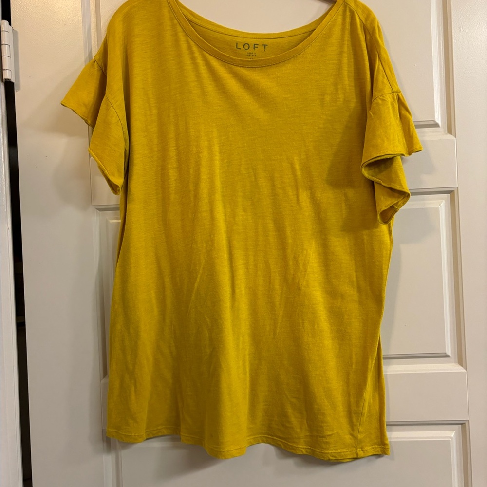 Mustard colored top - Picture 3 of 4